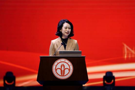 在线买世界杯平台副校长初可佳